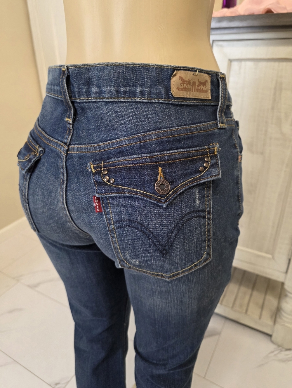 Levi's 515 Boot Cut Jeans Womens 6 Short.